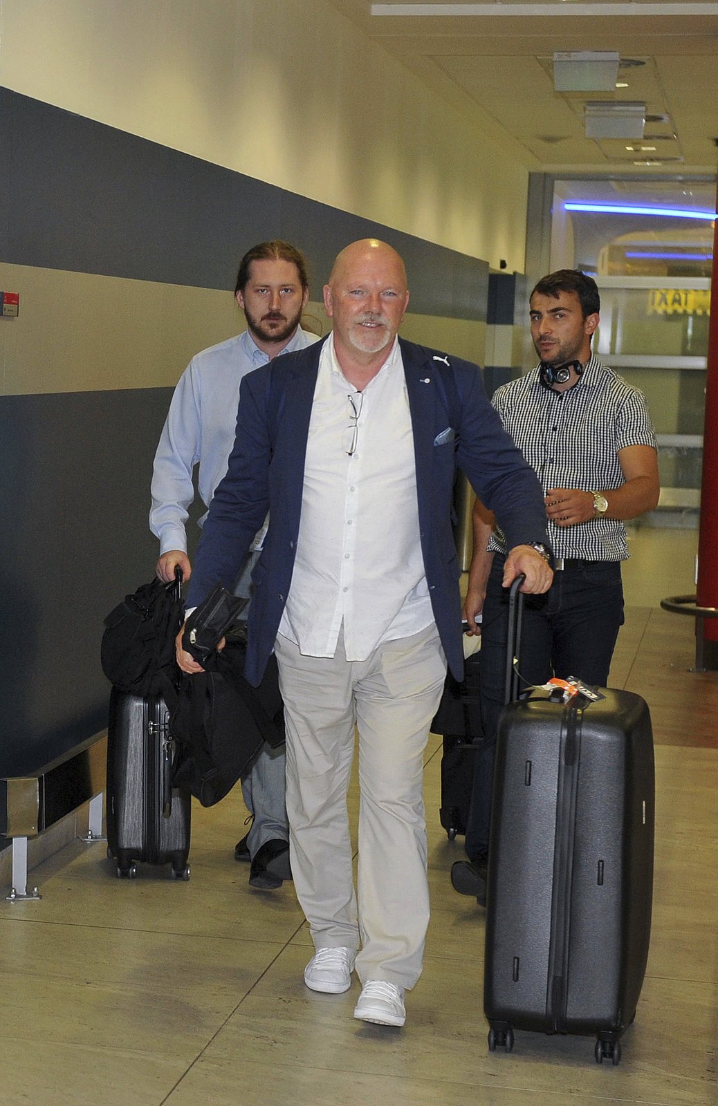 Masér české reprezentace Eduard Poustka po příletu z EURO 2016.