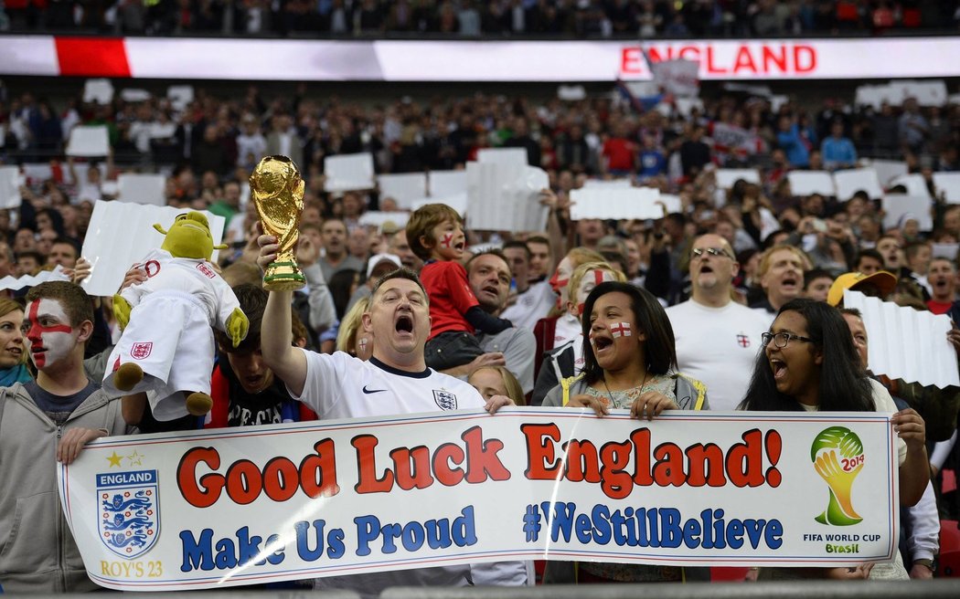 Fotbalisty Anglie vyprovodilo na MS vyprodané Wembley při zápase s Peru