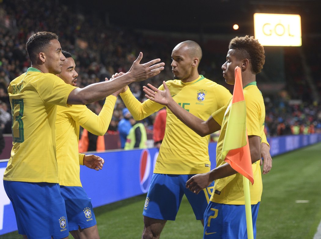 Brazilci se radují z gólu Gabriela Jesuse do české sítě