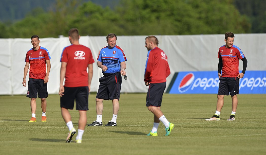 Čeští fotbalisté na tréninku reprezentace v přípravě před EURO