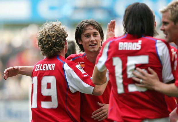 Lukáš Zelenka se s Tomášem Rosickým potkal v reprezentaci, oba hráli za Spartu Lukáš Zelenka se s Tomášem Rosickým potkal v reprezentaci, oba hráli za Spartu