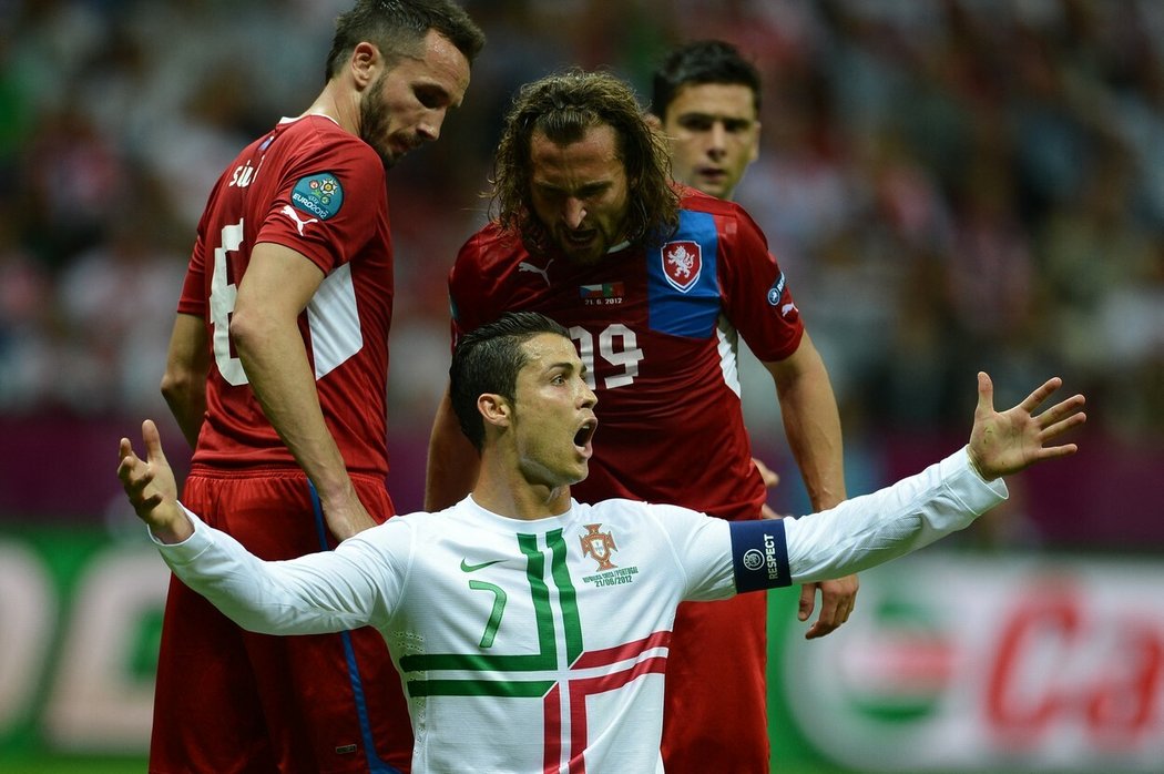 Tomáš Sivok s Petrem Jiřáčkem spílají Cristianu Ronaldovi