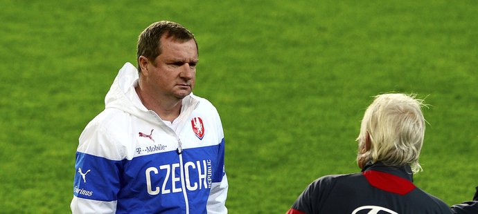 Trenér Pavel Vrba a poradce Karel Brückner.