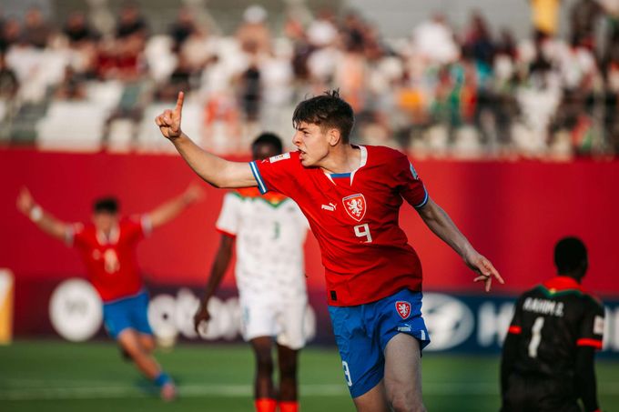 ONLINE: Česko - USA. Podaří se mladíkům na MS do 17 let postoupit ze skupiny? Musí bodovat ONLINE: Česko - USA. Podaří se mladíkům na MS do 17 let postoupit ze skupiny? Musí bodovat