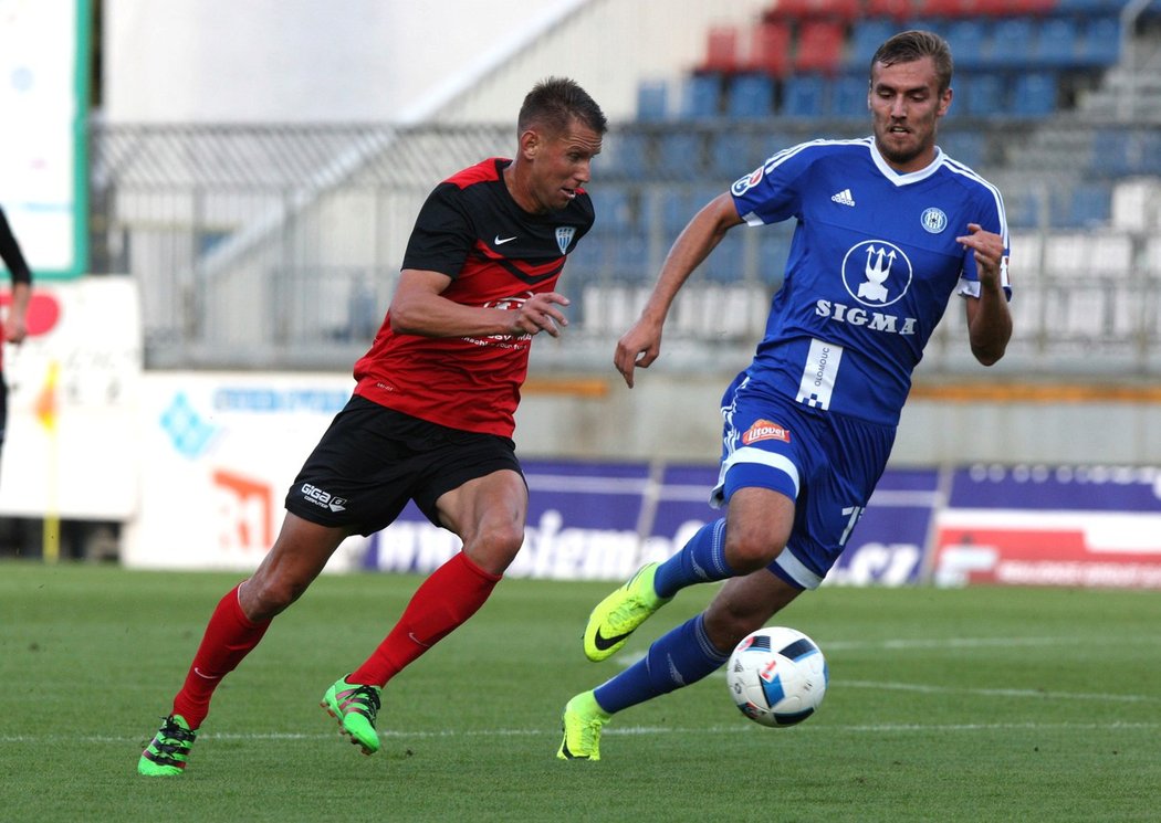 Olomoucký útočník Tomáš Chorý (vpravo) dostane šanci v reprezentaci do 21 let