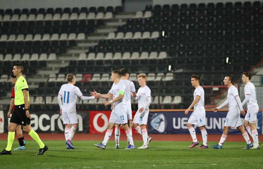 Čeští fotbalisté do 21 let se radují z gólu v kvalifikačním duelu proti Albánii