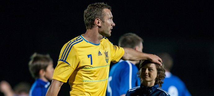 Andrej Ševčenko je na Ukrajině fotbalový bůh, teď ale sport vyměnil za politiku
