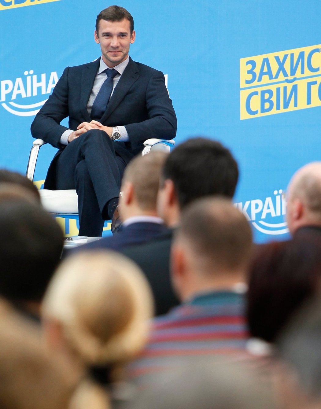 Andrej Ševčenko, někdejší kanonýr ukrajinského národního týmu, se po ukončení kariéry vrhl do politiky. Nyní by se mohl k fotbalu vrátit v roli kouče ukrajinské reprezentace