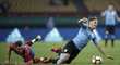 Jan Bořil zastavuje Guillerma Varelu z Uruguaye v úvodním zápase China Cupu