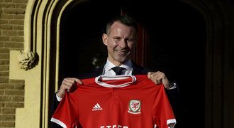 Giggs kašlal na přáteláky, teď povede Wales. Inspiraci hledá u Fergusona