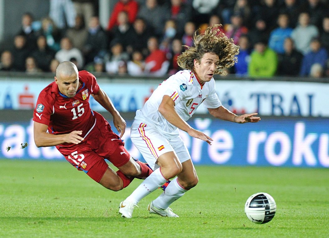 V kvalifikaci na EURO 2012 se Baroš střetl i s Carlesem Puyolem