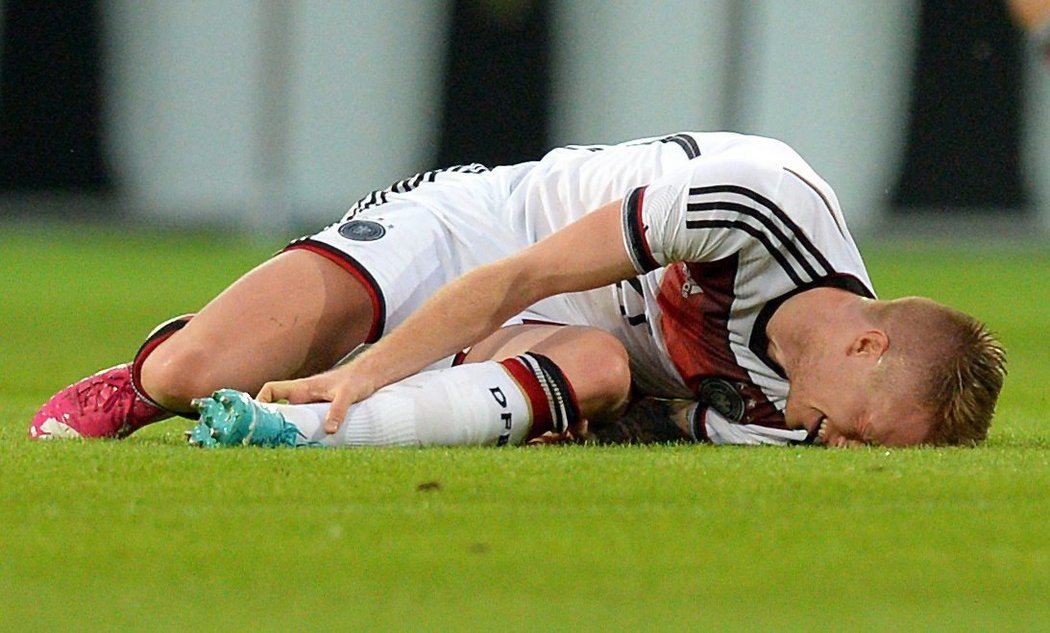Marco Reus, Německo – Joachim Löw přišel na poslední chvíli o klíčového hráče, Reus se zranil v přípravném zápase s Arménií. Ofenzivní záložník Borussie Dortmund dal ve třiceti bundesligových zápasech v této sezoně šestnáct gólů, jeho tah na branku bude reprezentaci chybět.