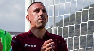 Ribéry kvůli kolenu definitivně končí kariéru: Bolest byla stále větší