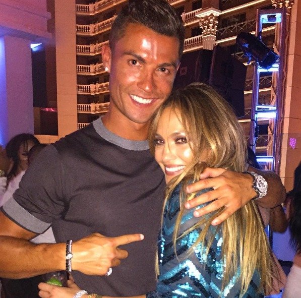 Cristiano Ronaldo oslavil s Jennifer Lopez narozeniny