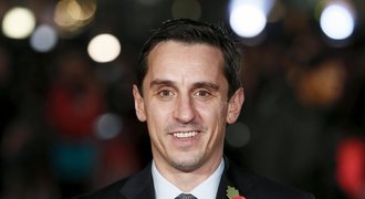 Z televizního experta je trenér Valencie. Gary Neville tam potká bratra