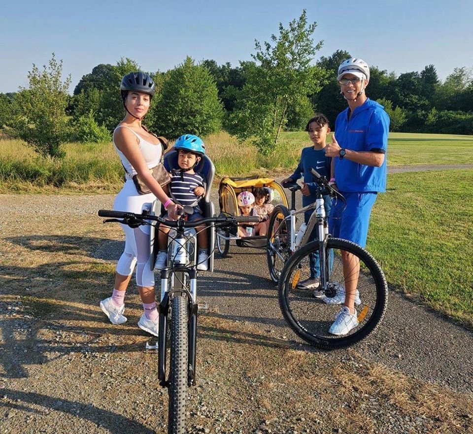 Cristiano Ronaldo si vyjel na cyklovýlet s partnerkou Georginou a všemi čtyřmi dětmi