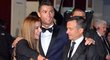 Crisitano Ronaldo a jeho agent Jorge Mendes  s dcerou Marisou