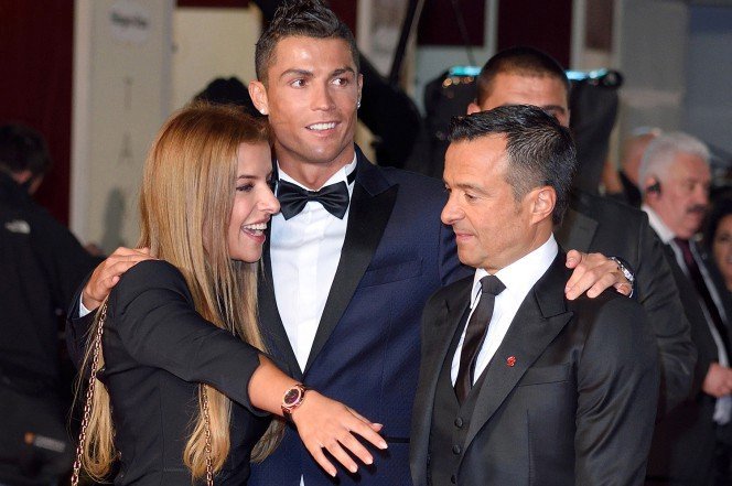 Crisitano Ronaldo a jeho agent Jorge Mendes  s dcerou Marisou