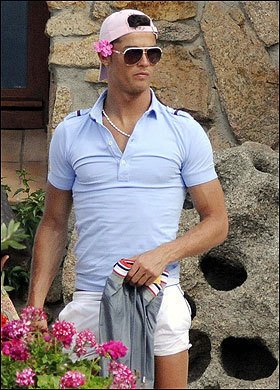 Cristiano Ronaldo ve svém růžovém modelu.