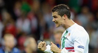 VIDEO: Ronaldo předběhl Gebreho a poslal Česko domů