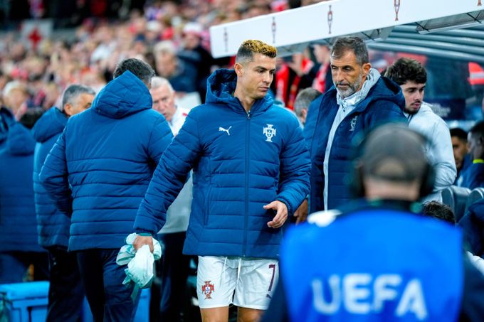 Ronaldův útěk! Hvězda opustila sraz národního týmu den před zápasem, kvůli sporu s trenérem Ronaldův útěk! Hvězda opustila sraz národního týmu den před zápasem, kvůli sporu s trenérem