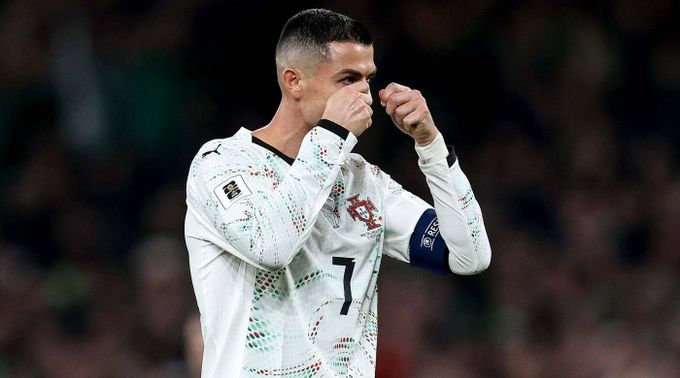 Ronaldo sliboval: Budu hodný. Ale... Provokace, loket a červená! Může přijít o MS Ronaldo sliboval: Budu hodný. Ale... Provokace, loket a červená! Může přijít o MS