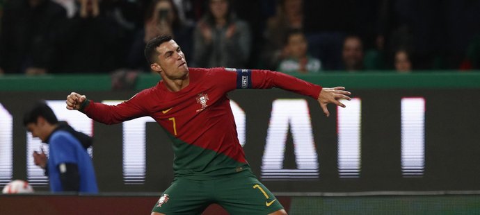 Ronaldo svou partnerku zahrnul penězi. Rychlost, jakou teď ale utrácí ho otravuje