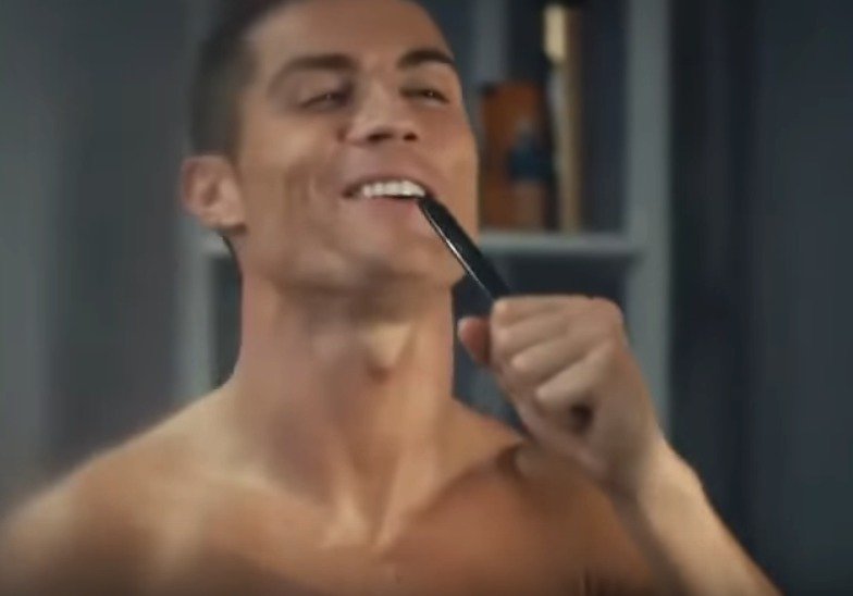 Cristiano Ronaldo v reklamě inspirované filmem Sám doma.