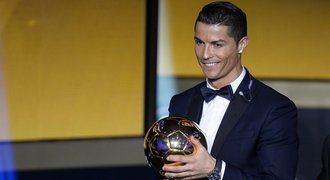 Zlatý míč pro RONALDA! Potřetí se stal nejlepším fotbalistou světa