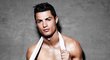 Nejlepší fotbalista světa Cristiano Ronaldo po čase odhalil své vypracované tělo