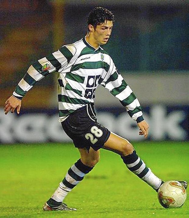 Mladý, ale už pekelně rychlý Cristiano Ronaldo Mladý, ale už pekelně rychlý Cristiano Ronaldo