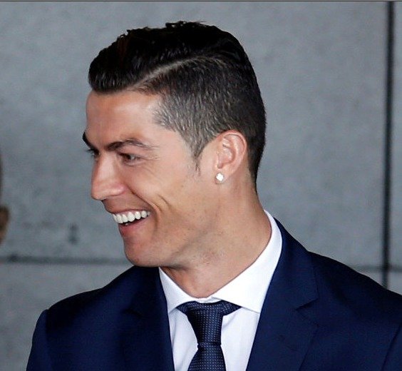 Cristiano Ronaldo se zúčastnil slavnostního přejmenování letiště na Madeiře, které teď ponese jeho jméno.