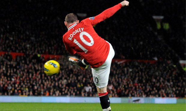 Rooney se probral a dvěma góly sestřelil Wolverhampton