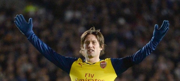 Tomáš Rosický v utkání Ligového poháru Arsenalu s Brightonem