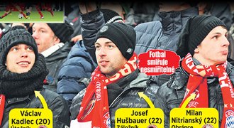 Rosický měl VIP fanklub. Na tribuně seděli sparťani se slávistou