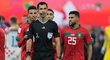 Sudí Abdulrahman Al Jassim čelí zlobě marockých hráčů