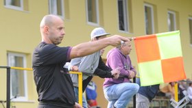 Rozhodčí Zdeněk Vaňkát, který na jaře v divizním utkání popravil klub Malše Roudné, by měl pískat první a druhou ligu. Na listinu sudích pro profesionální soutěže ho navrhla šéfka Komise rozhodčích FAČR Dagmar Damková.