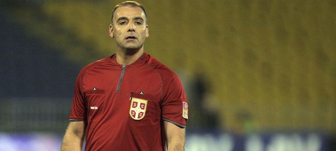Srbský fotbalový rozhodčí Srdjan Obradovič byl zatčen kvůli tendenčnímu řízení nedělního zápasu první ligy