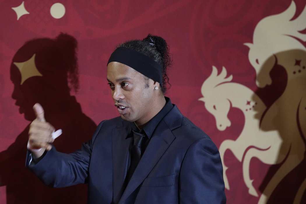 Přišla i bývalá hvězda Brazílie a Barcelony Ronaldinho