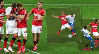 Šaškárna, v lize končíme! běsní Králův šéf. Spartak srazily sporné penalty