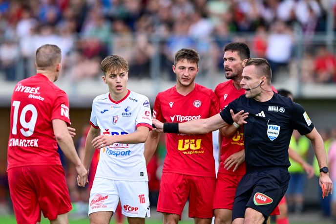 Filip Šancl V Pardubicích (v bílém dresu) Filip Šancl V Pardubicích (v bílém dresu)