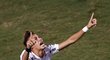 Neymar slaví gól proti uruguayskému Penarolu v duelu Poháru osvoboditelů