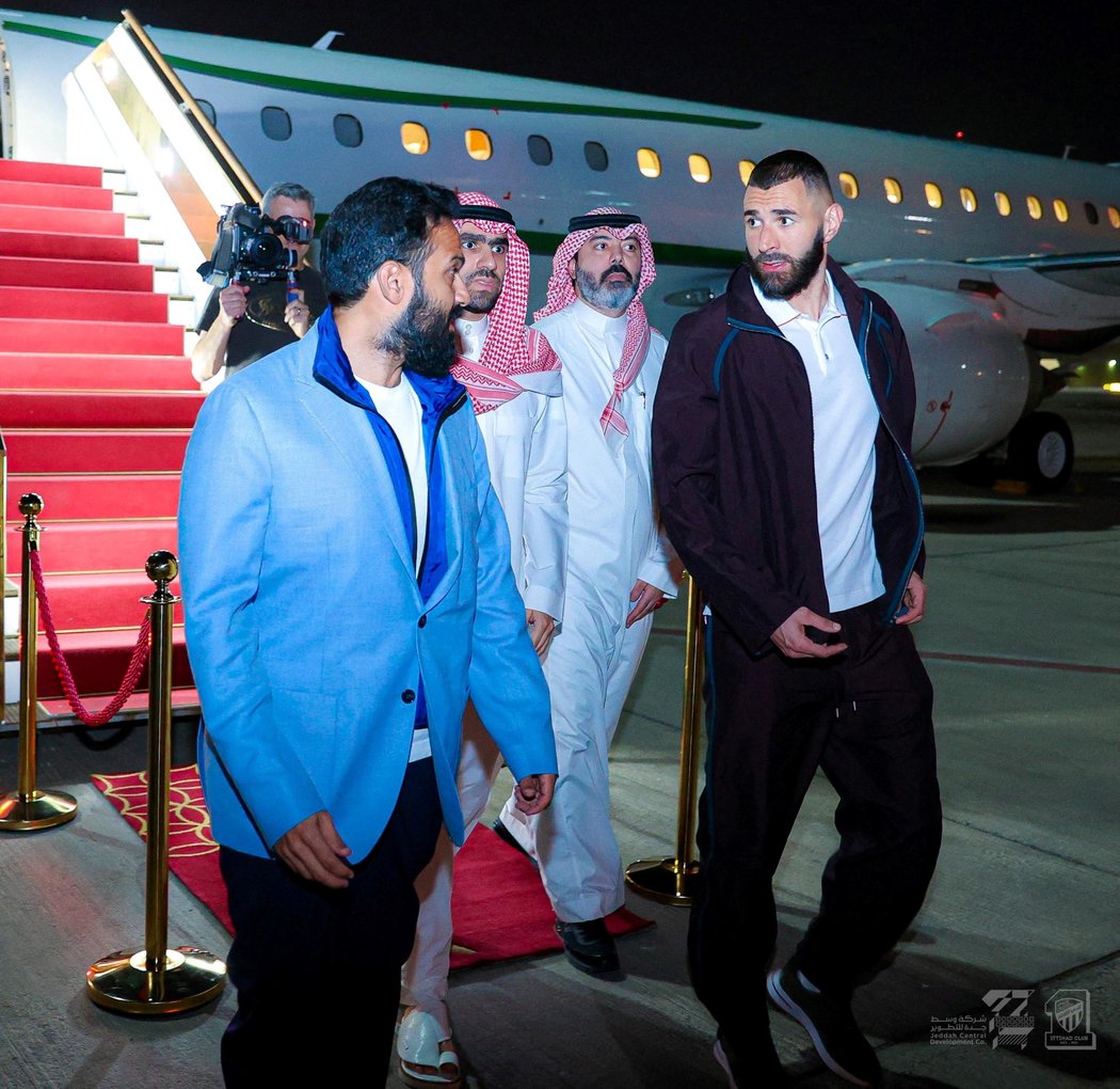 Karim Benzema přiletěl do Saúdské Arábie