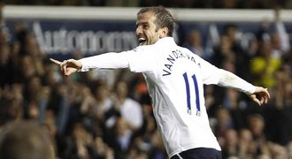 Tottenham zdolal díky dvěma brankám Adebayora Aston Villu