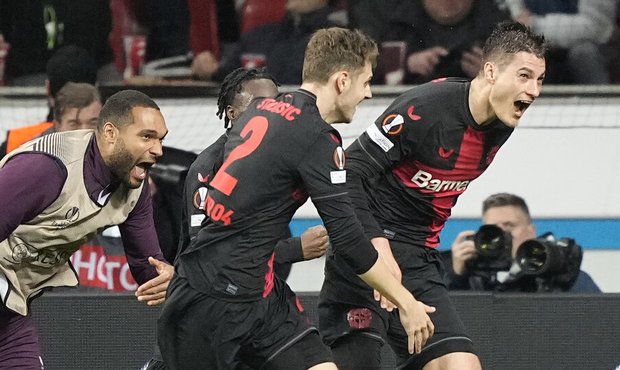 EL: Schick dvěma góly v nastavení zařídil postup. Slaví i West Ham