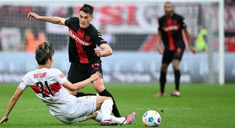 ONLINE: Leverkusenu hrozí první porážka. Kane už má 35 gólů