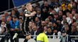 Donny van de Beek se raduje z první vstřelené branky v utkání s Tottenhamem