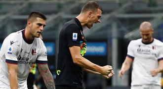 Inter rozdrtil Boloňu 6:1, střídající Džeko vstřelil dva góly