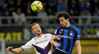 Inter doma podlehl Fiorentině, Barák naskočil v závěru. Juventus vyhrál