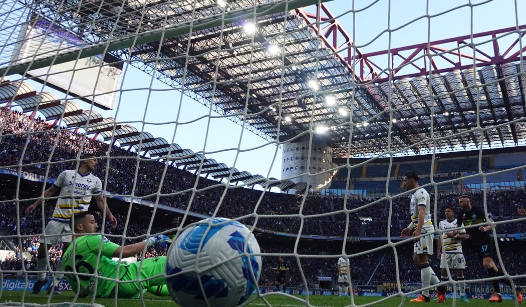 Fotbalisté Interu Milán doma porazili Veronu 2:0